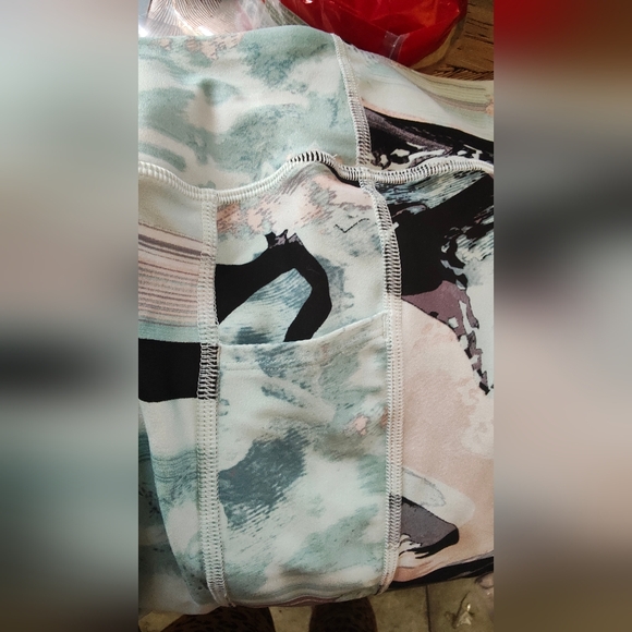 Under Armour Multicolor Abstract Leggings - Picture 12 of 12